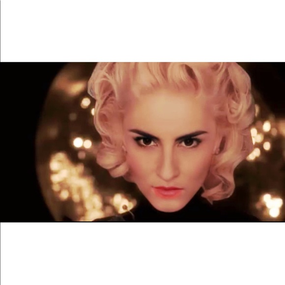 Meet your Posher, Jessica - Picture 7 of 7